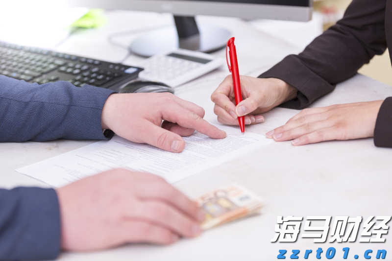 【新春走基层】市高铁汽车站投运后的首场春运